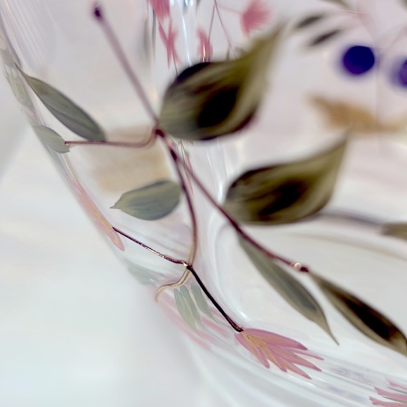 VTG “AMELIA" Hand-painted Optic Crystal Bowl W/
22k accents DISCONTINUED 11” - Picture 8 of 9